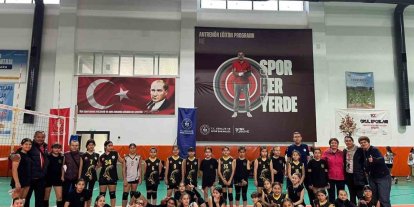 Köyceğiz’de voleybol coşkusu, 150 sporcu aynı sahada buluştu