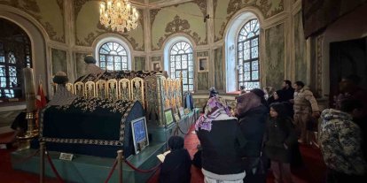 Emirsultan Türbesin’deki sakal-ı şerife ziyaretçi akını