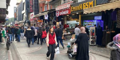 Çarşı ve sokaklarda bayram yoğunluğu