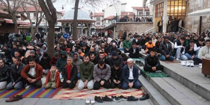 Konya’da Bayram Namazında camiler doldu