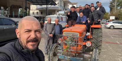 50 yıllık gelenek bozulmadı, traktörle mezarlık ziyareti