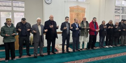 Çilimli’de bayram coşkusu yaşandı dualar edildi bayramlaşıldı