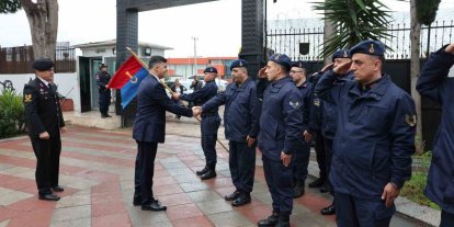 Şener, bayramda görev başındakileri ve şehit ailelerini unutmadı