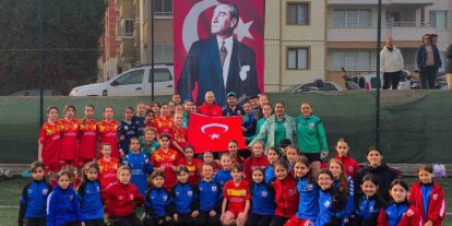 Milli Takımlar Kaleci Departmanı Koordinatörü Alper Boğuşlu Bilecik Kolej Spor Kulübünü ziyaret etti