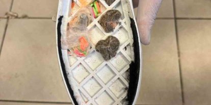 Ayakkabı tabanına zulalanmış uyuşturucu ele geçirildi