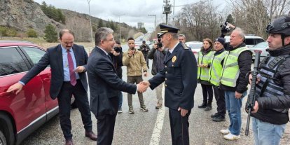Vali Yılmaz, görev başındaki polis ve jandarma ile bayramlaştı