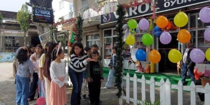 Kardeşköy’de çocuklar çift bayram yaptı