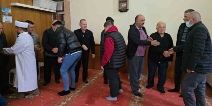 Küslerin barıştığı bayramlaşma halkası geleneği yaşatıldı