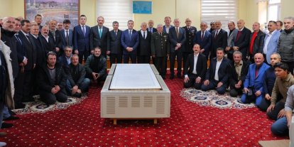 Bayburt’ta mahalle odasında bayramlaşma programı düzenlendi