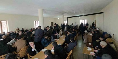 Ahlat’ta bayram geleneği yaşatılıyor: Halise yemeği aynı sofrada buluşturuyor