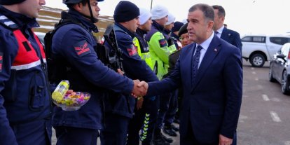 Bayburt’ta görev başındaki güvenlik güçlerinin bayramı kutlandı