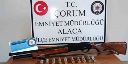Çorum’da evinin penceresinden ateş açan şahıs polisleri harakete geçirdi