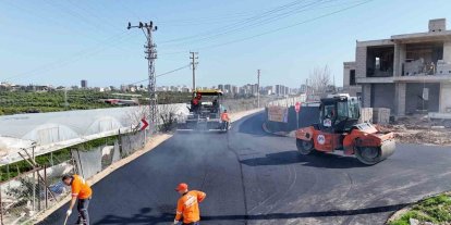 Mezitli’de sıcak asfalt atağı