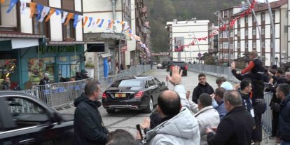 Cumhurbaşkanı Erdoğan, baba ocağı Güneysu’dan ayrıldı