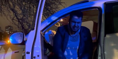 Tarlaya giren otomobil ağaca çarptı, sürücü gözyaşlarını tutamadı