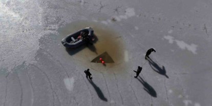 Diyarbakır’da SAK timi arama faaliyetleri esnasında delil de topluyor