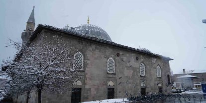 Yağmur, karla karışık yağmur ve yüksek kesimlerde kar yağışı var