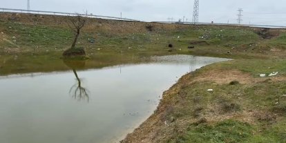 Kuruyan gölet yeniden canlandı: Çatlayan topraklar suyla buluştu