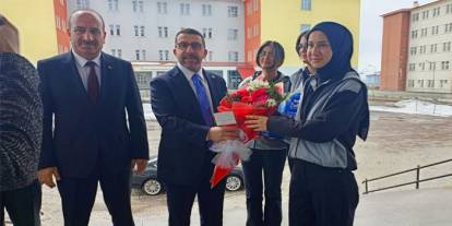 AK Parti Kars Milletvekili Adem Çalkın’dan Okula Bayram Ziyareti