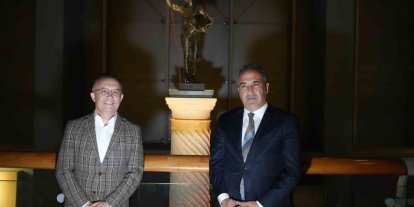 Zeugma Mozaik Müzesi’nde yoğun ilgi gören Mars heykelinin önü genişletildi