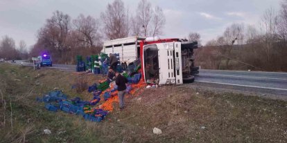 Domaniç’te kamyonet takla attı: 2 yaralı