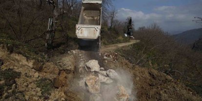 Yığışlarla meydana gelen heyelanla anında müdahale