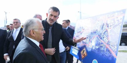 Kartal Kavşağı trafiğe kapanıyor