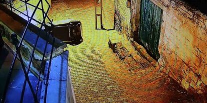 Yokuşu çıkamayan elektrikli bisiklet devrildi