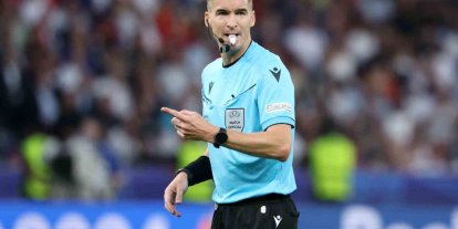 Türkiye - Romanya maçını François Letexier yönetecek