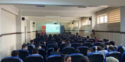 Jandarmadan öğrencilere siber güvenlik eğitimi