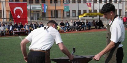 Bayburt’ta Nevruz coşkusu: Bayram ateşi yakıldı, örste demir dövüldü