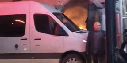 Bursa’da tarihi binada çıkan yangın söndürüldü