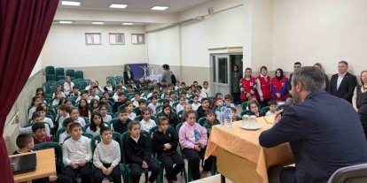 Başkan Çetinkaya’dan miniklere yerel yönetim dersi