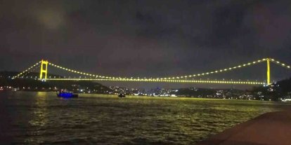 Endometriozis farkındalık ayı nedeniyle Fatih Sultan Mehmet Köprüsü sarıya büründü