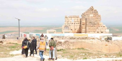 Zerzevan Kalesi yağışlı havaya rağmen bayramda 13 bin kişi ağırladı