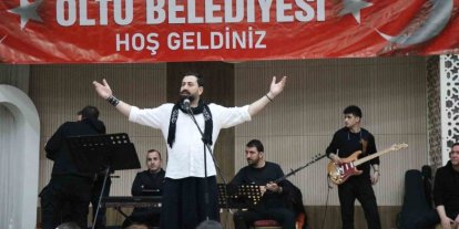 25 Mart konseri ile coştular