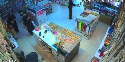 Depreme alışverişte yakalandılar, yarıda bırakıp kaçtılar