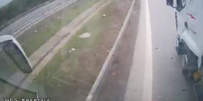 Otobüs şoförünün manevrası faciayı önledi: O anlar kamerada