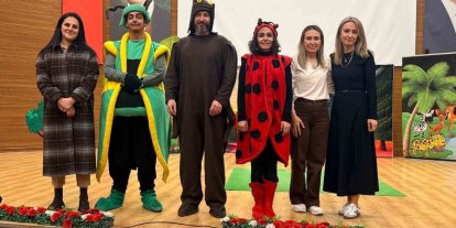 İlkokul öğrencilerinin tiyatro coşkusu