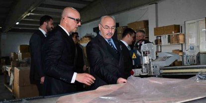Vali Köşger  deri fabrikalarına ziyaret etti