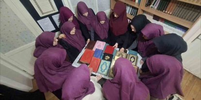 Kadın kursiyerlerden Afrika’ya Kur’an-ı Kerim hediyesi