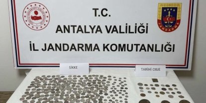 Kaş’ta tarihi eser kaçakçılığı operasyonu: Çok sayıda obje ve gümüş sikke ele geçirildi