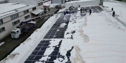 Bitlis OSB’deki çatıda kar yüküne karşı vinçli çözüm