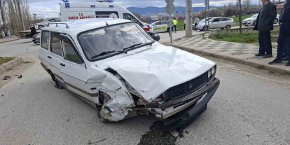 Hisarcık’ta iki otomobil çarpıştı: 2 yaralı