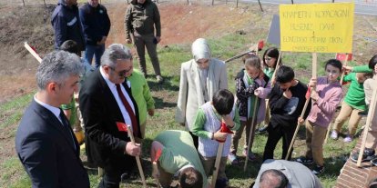 Cumayeri’nde fidanlar toprakla buluştu