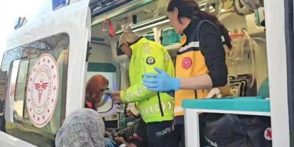 Bursa’da fenalaşan servis şoförü kaldırıma çıkıp güçlükle durabildi