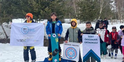 Okul Sporları Snowboard Türkiye Birinciliği’nde kürsüye Kayseri ambargosu