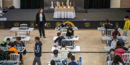 Kuşadası’nda satranç turnuvası heyecanı