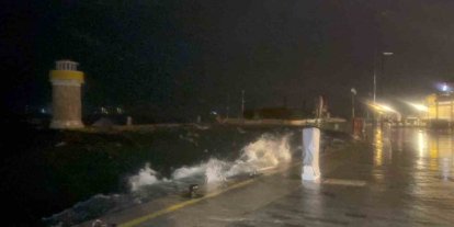 Marmaris’te şiddetli fırtına etkili oluyor