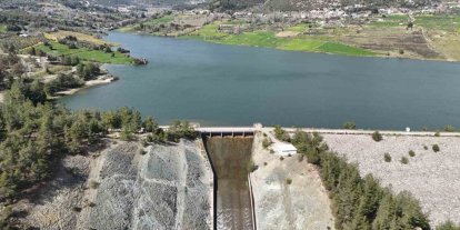 Son 65 yılın en kurak yılında tamamen kuruyan Yayladağı Barajı’nda su seviyesi 3 ayda yüzde 100’e ulaştı